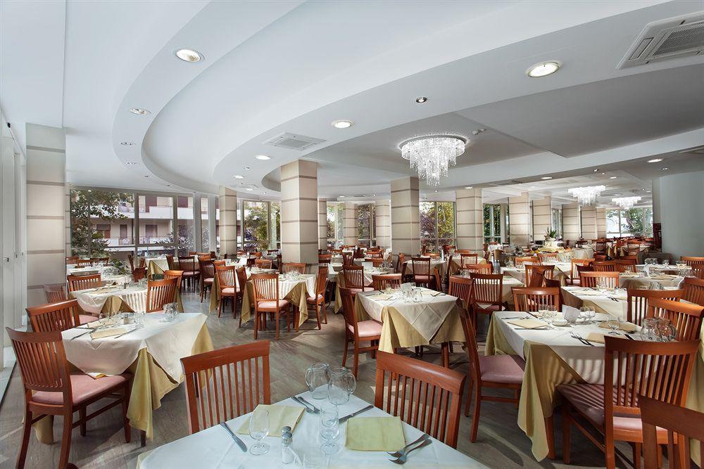 Hotel Michelangelo Беллария-Иджеа-Марина Экстерьер фото