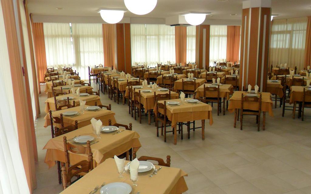 Hotel Michelangelo Беллария-Иджеа-Марина Экстерьер фото